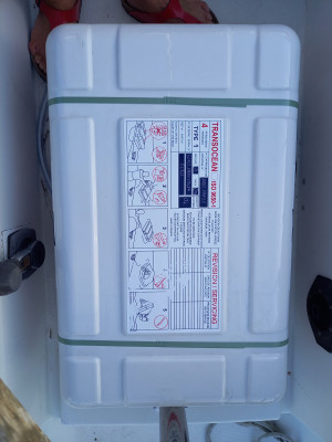 Vends radeau de Survie Plastimo neuve