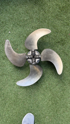 Hélice repliable Volvo Penta 4 pales - 20x14 - 40h